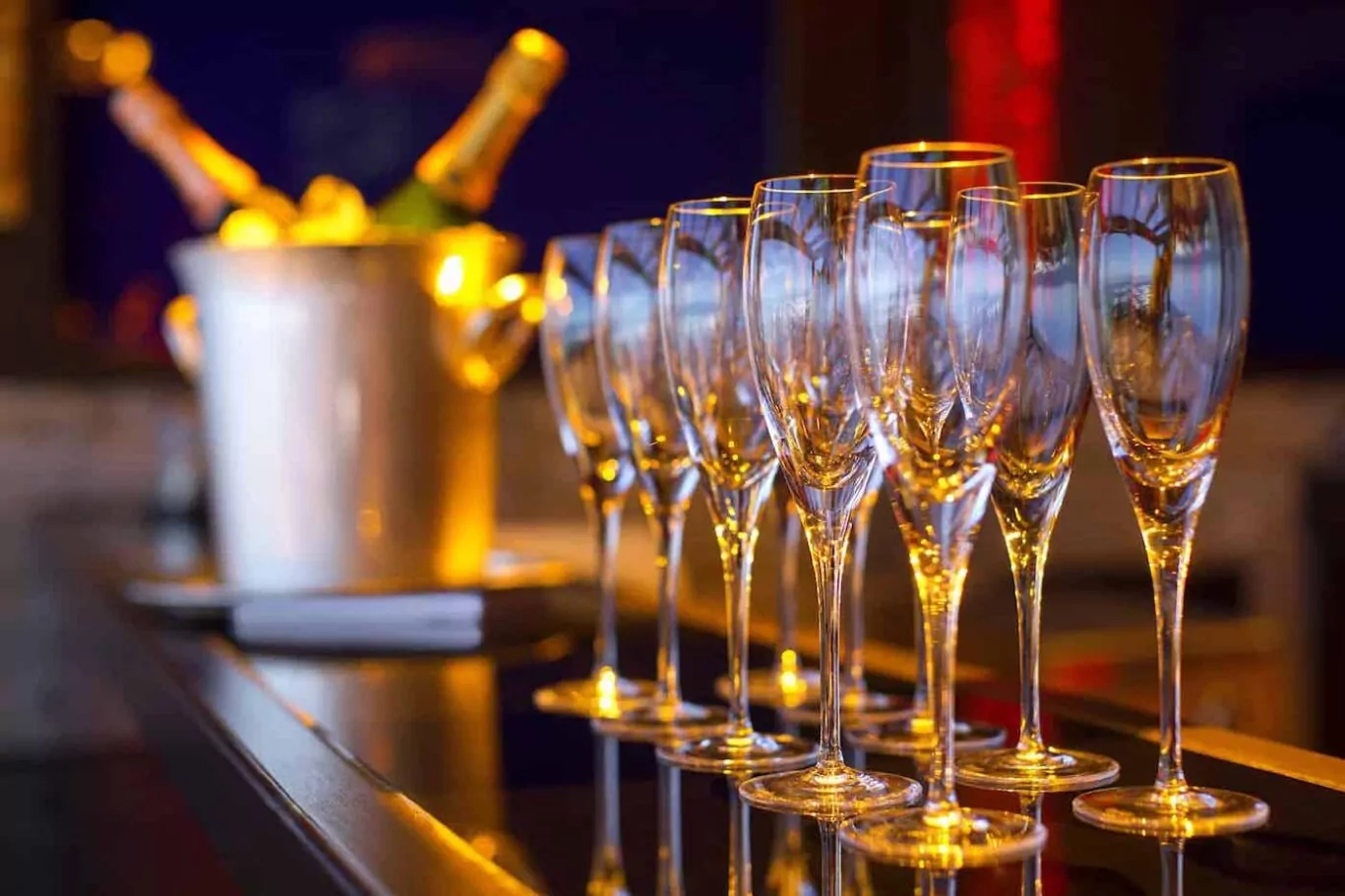 Luxury_fine_champagne_bar_0717.jpeg1728px