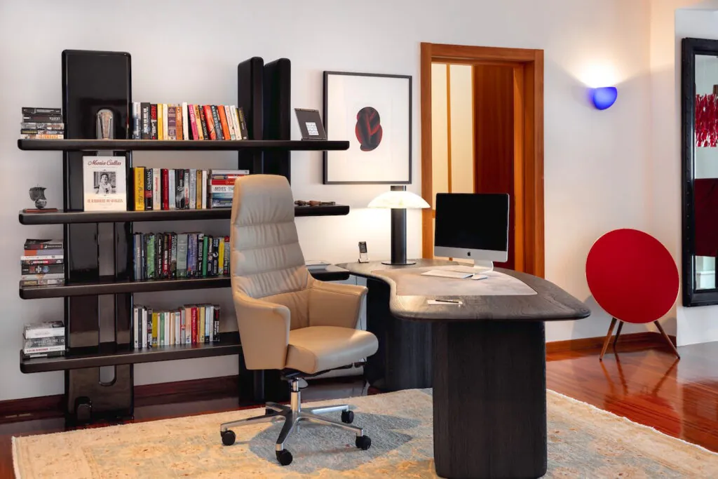 luxury-in-villa-office-living-room-portozante-seaview-beachfront-srgb-1400pixels-SEP2025_1400pixels