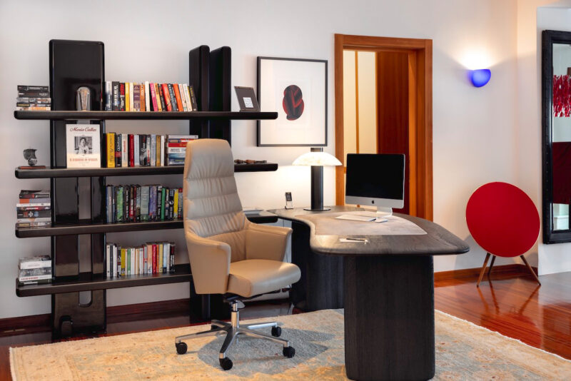 luxury-in-villa-office-living-room-portozante-seaview-beachfront-srgb-1400pixels-SEP2025_1400pixels