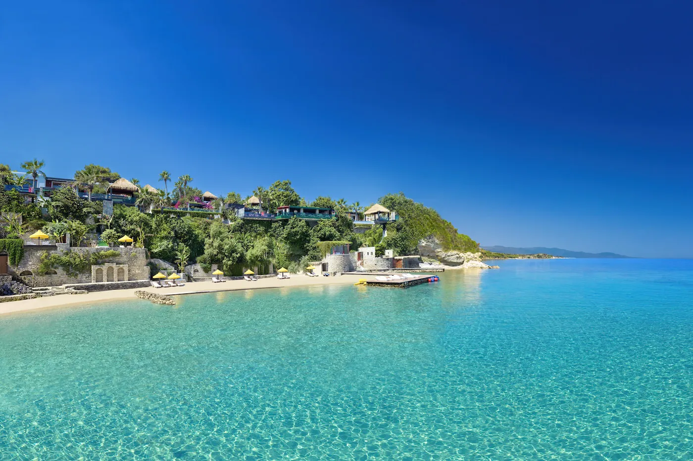 Best_Luxury_Hotel_Greece_Beachfront_2026_new_1400pixels-MAR2026